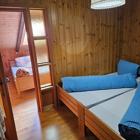 Haus Azurit Dachwohnung Nr.30 Грахен